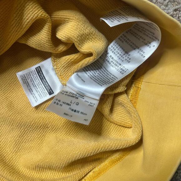 Levi’s Peanuts Snoopy Men Large L Soccer Yellow Sweater Pullover World Cup FIFA - Picture 5 of 8